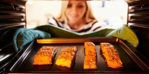 Here’s what you need to know about heatproof oven gloves