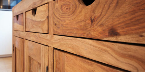 4 benefits of using reclaimed wooden furniture